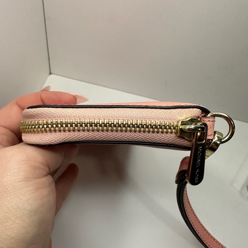 Michael Kors EUC Pink Saffiano Leather Jet Set Wallet with Strap - Picture 6 of 17